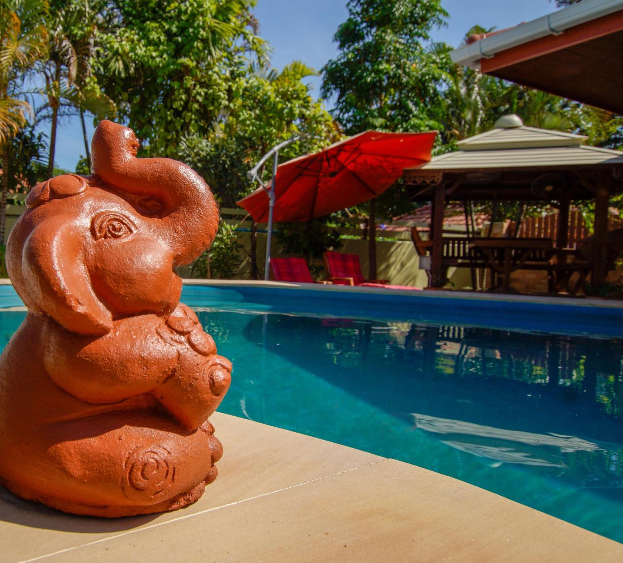 Tina'S Living Paradise - Guesthouses With Private Pool バンペー エクステリア 写真