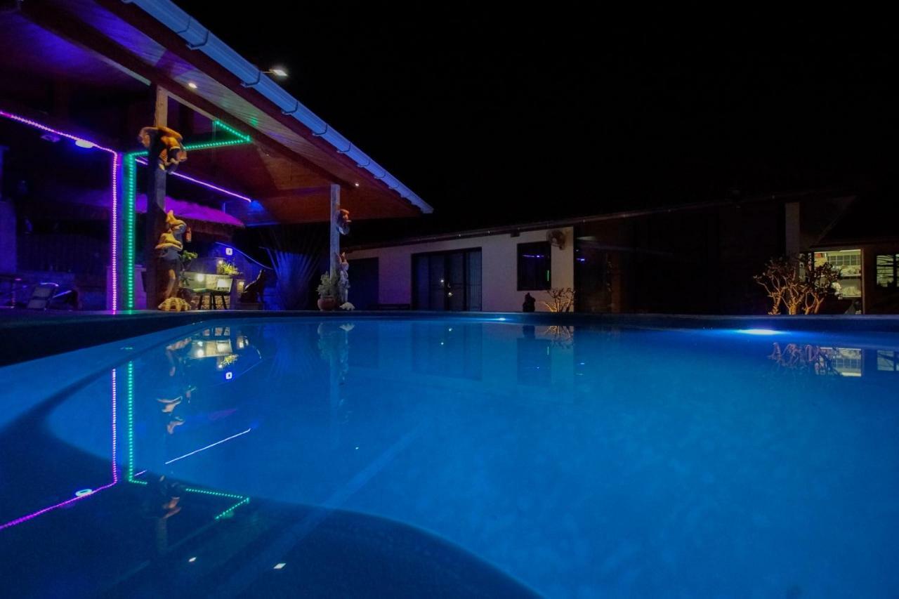 Tina'S Living Paradise - Guesthouses With Private Pool バンペー エクステリア 写真
